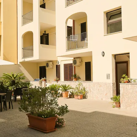 شقة فندقية Catona 3*
