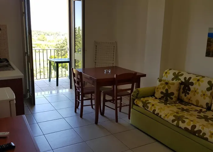 מלון דירות Catona 3*