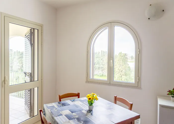 מלון דירות Catona 3*